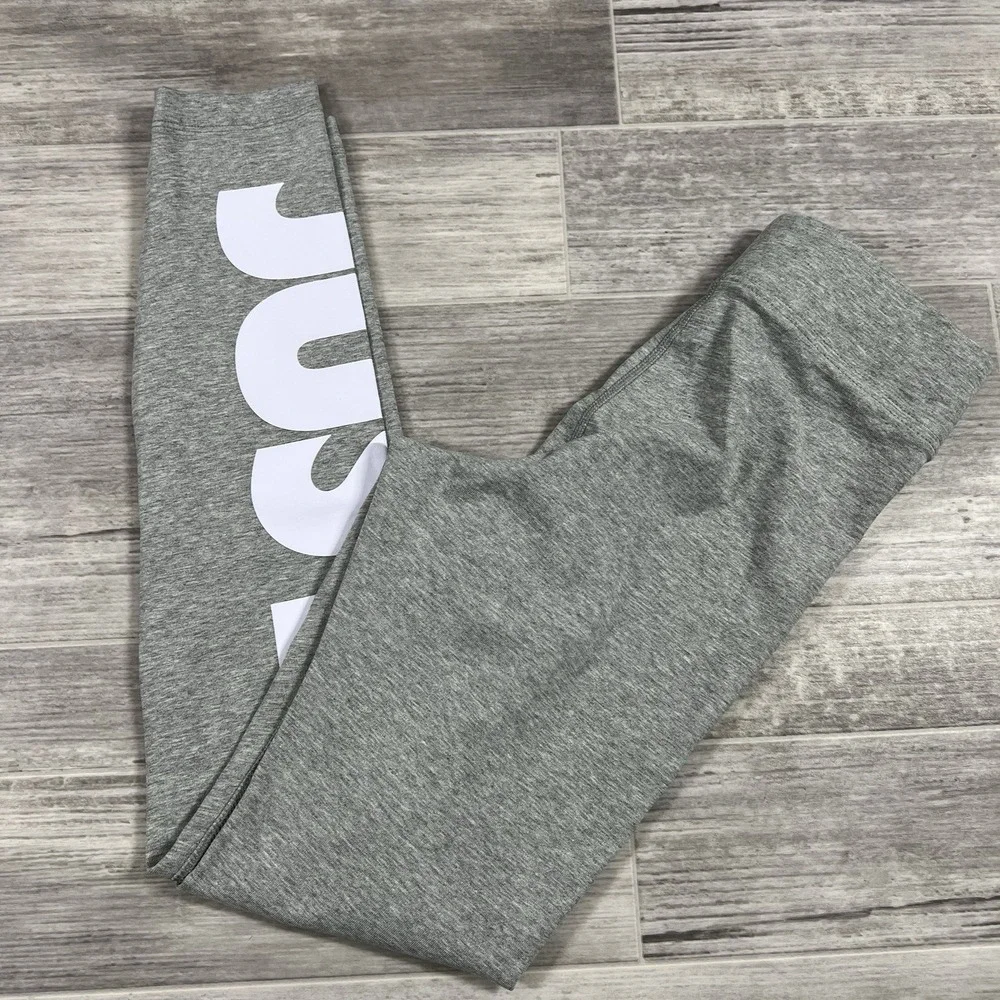 Nike Size XS Women's Sportswear High-Waisted Tight Fit‎ Gray Leggings CZ8534-063